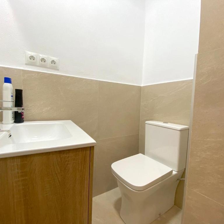 Cervantes Suites OnlyMalaga - Habitación Doble con baño privado - 22