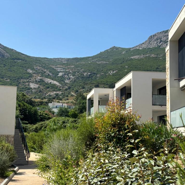 Corse, Calvi T3 lumineux avec piscine, entre mer et montagne - Appartement 2 Chambres - 19