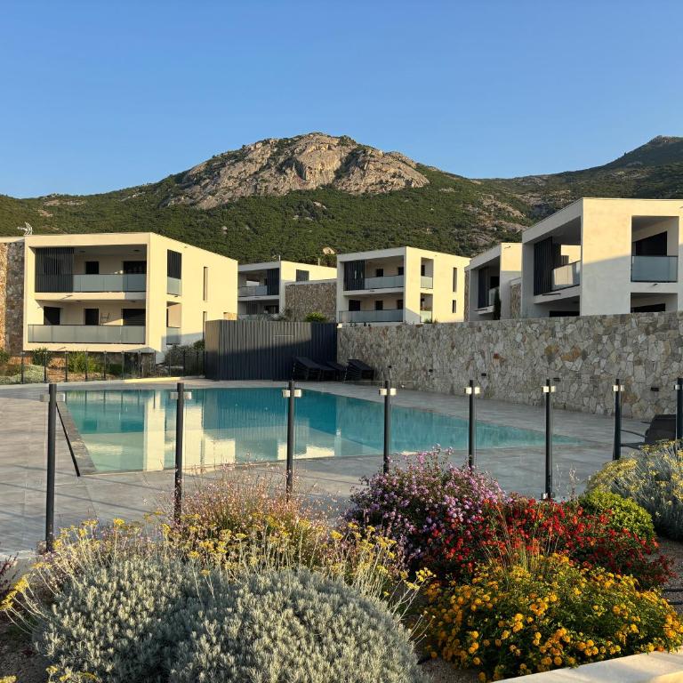 Corse, Calvi T3 lumineux avec piscine, entre mer et montagne - Appartement 2 Chambres - 18