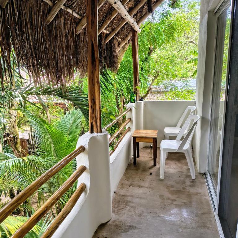 Hotel & Suites Oasis Bacalar - Suite Junior con balcón - 12