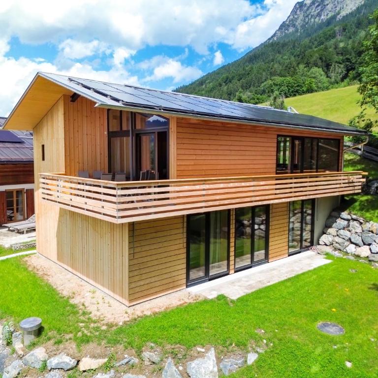 Alpenhaus Chalet Panoramablick - Bergbahn unlimited im Sommer inklusive - Ferienhaus - 1
