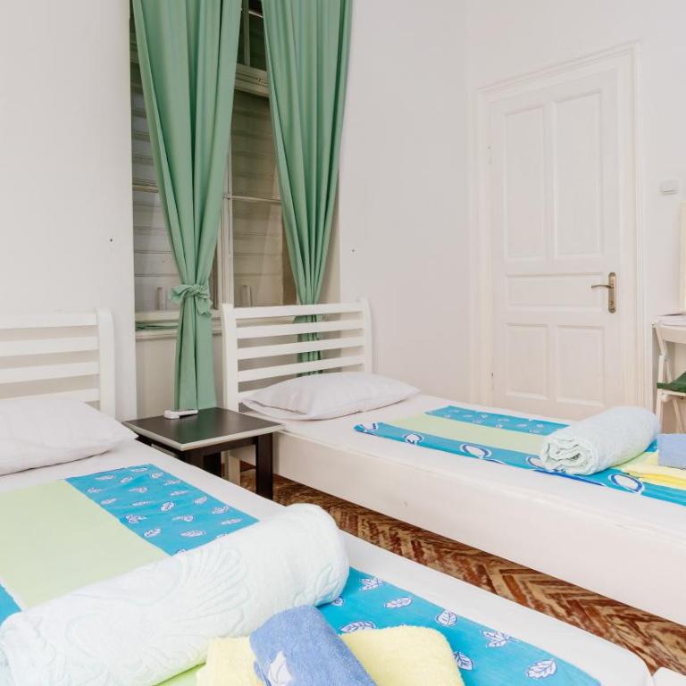 Riva Guesthouse - Dvokrevetna Soba sa Zasebnim Krevetom i Sopstvenim Kupatilom - 3