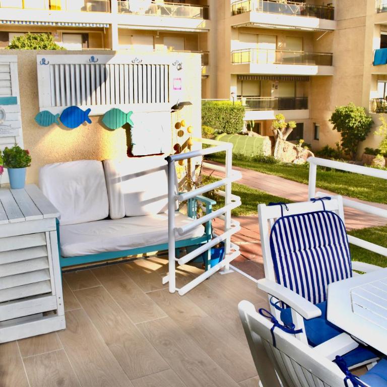 SeaFront DeLuxe, vistas al mar, acceso directo a playa y piscina - Apartamento Deluxe de 2 dormitorios con vistas al mar - 9