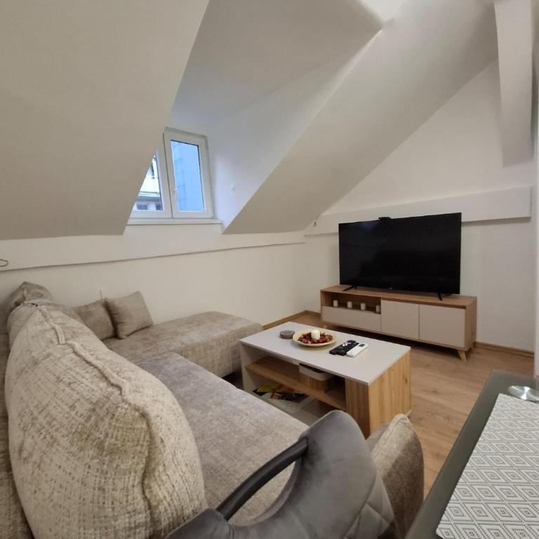 Vanja's Apartman - One-Bedroom Apartment - 9
