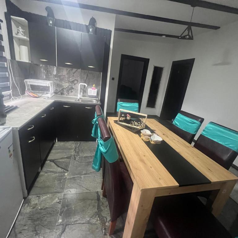 Apartmani M&DŽ Bihać - Three-Bedroom Deluxe Apartment - 18