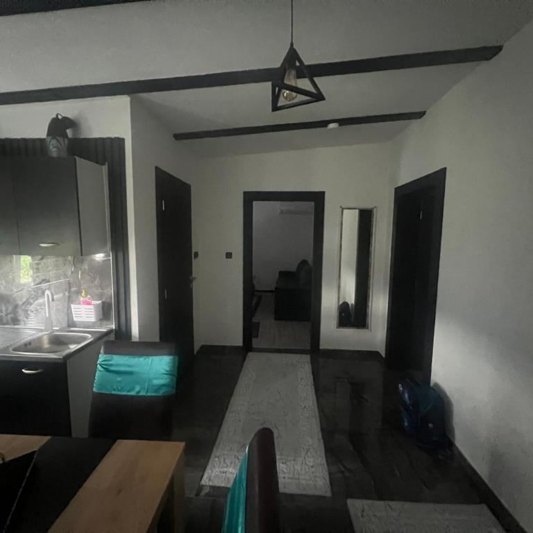 Apartmani M&DŽ Bihać - Three-Bedroom Deluxe Apartment - 19