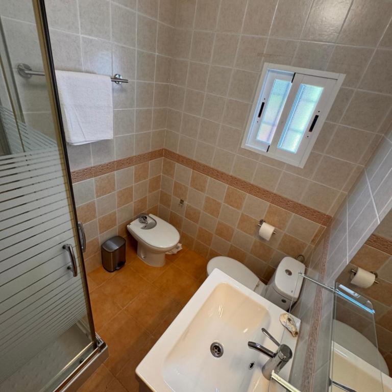 Casa de playa mediterránea, a metros de la playa - Casa Vacacional de 3 dormitorios - 36