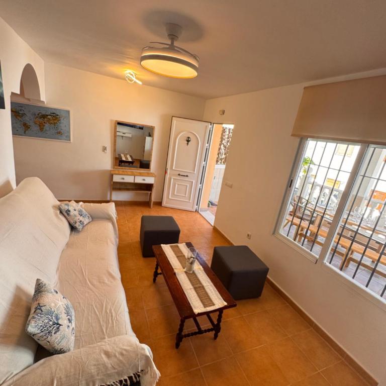 Casa de playa mediterránea, a metros de la playa - Casa Vacacional de 3 dormitorios - 75