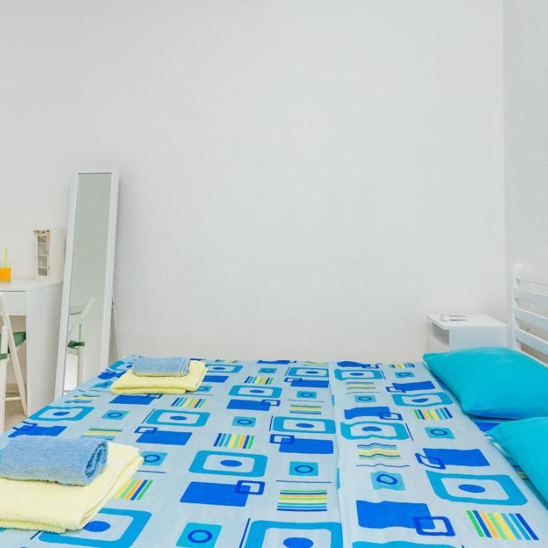 Riva Guesthouse - Dvokrevetna Soba sa Bračnim Krevetom i Sopstvenim Kupatilom - 2