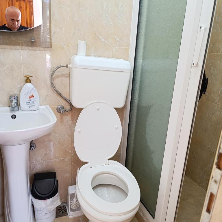 Villa Serenita - Dvokrevetna Soba sa Bračnim Krevetom i Balkonom - 9