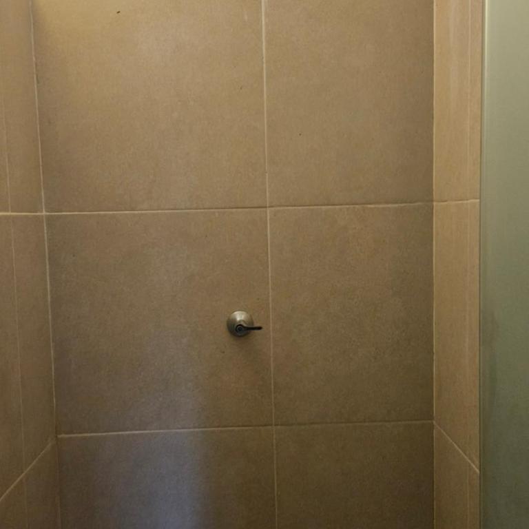 Hugo's Place - Bed in 6-Bed Mixed Dormitory Room - 17