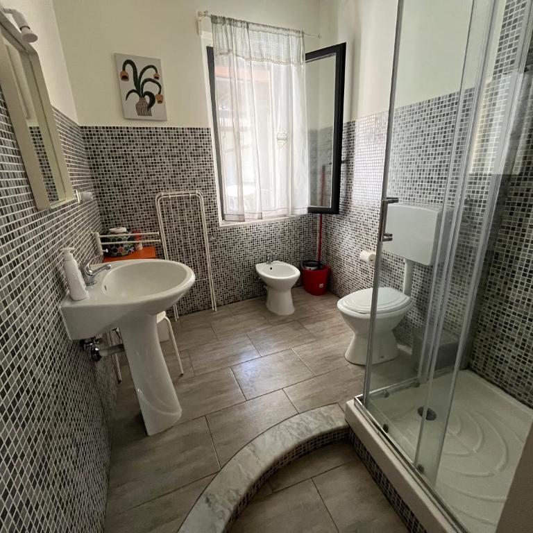 Gianluca Home - Double Room with Private Bathroom - 12