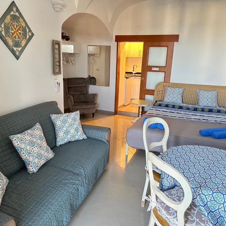 The Best, Sea, Old town, and sunrise view Apartment with balcony - Two-Bedroom Apartment - 36