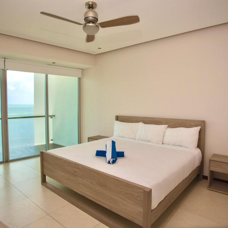 Apartment on the beach! Infinity pool - Three-Bedroom Apartment - 14