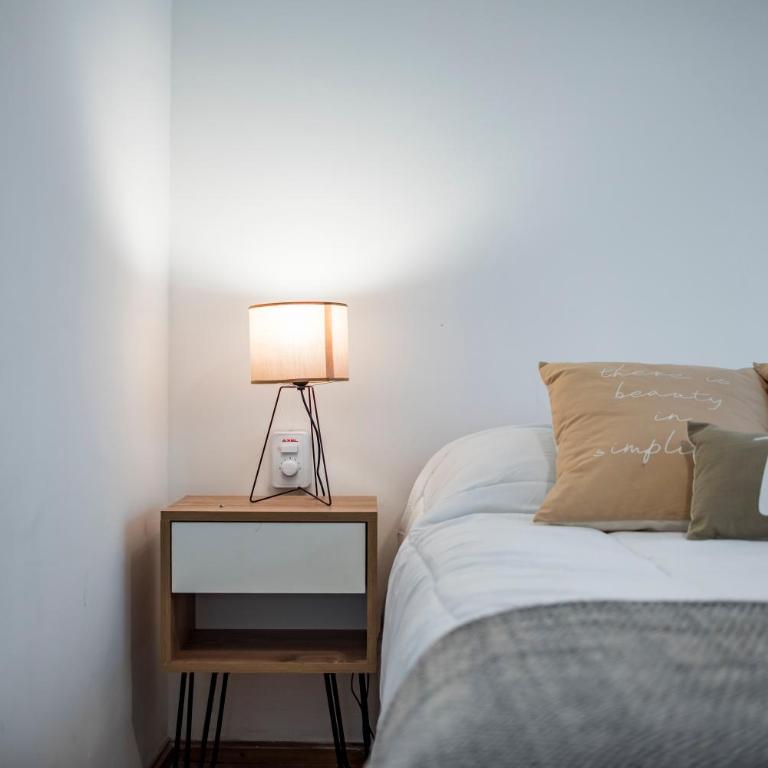 Cómodo Departamento en Pleno Centro - Two-Bedroom Apartment - 37