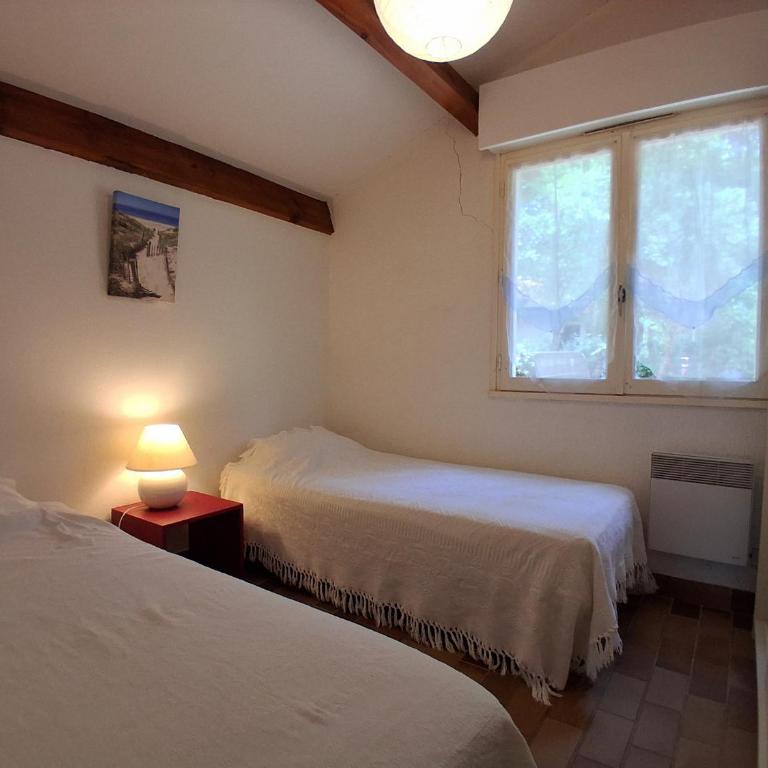Maison Plain-pied avec Jardin, Proche Plage et Pistes Cyclables, 6 Pers, Wifi, Parking - Haus mit 3 Schlafzimmern - 12