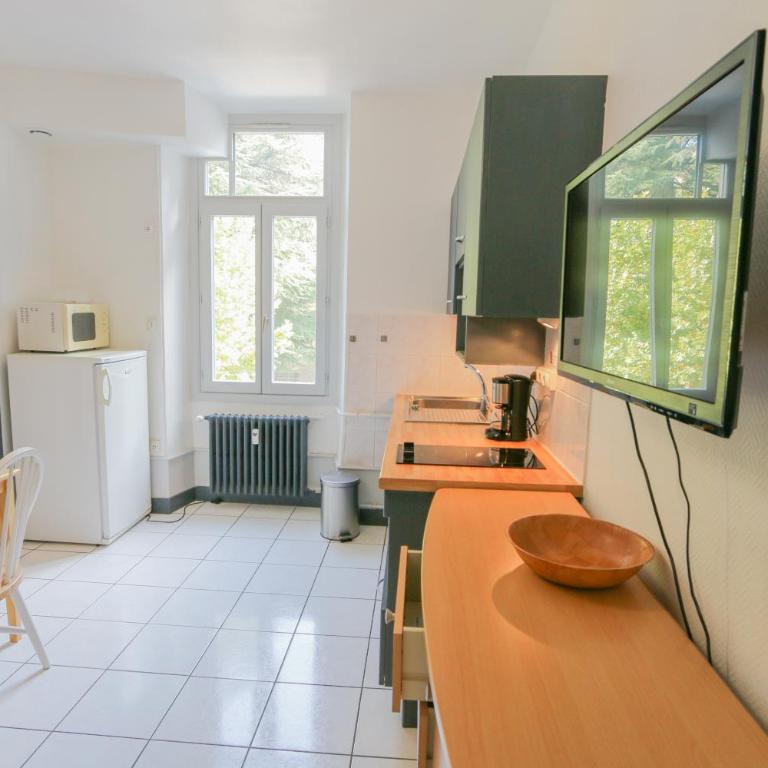 Studio dans palace Beausite en étage proche commodités - Studio avec Vue sur Jardin - 6