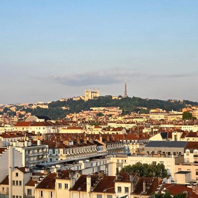 PLEIN SUD Terrasse Garage Netflix Climatisation - Appartement avec Balcon - 9