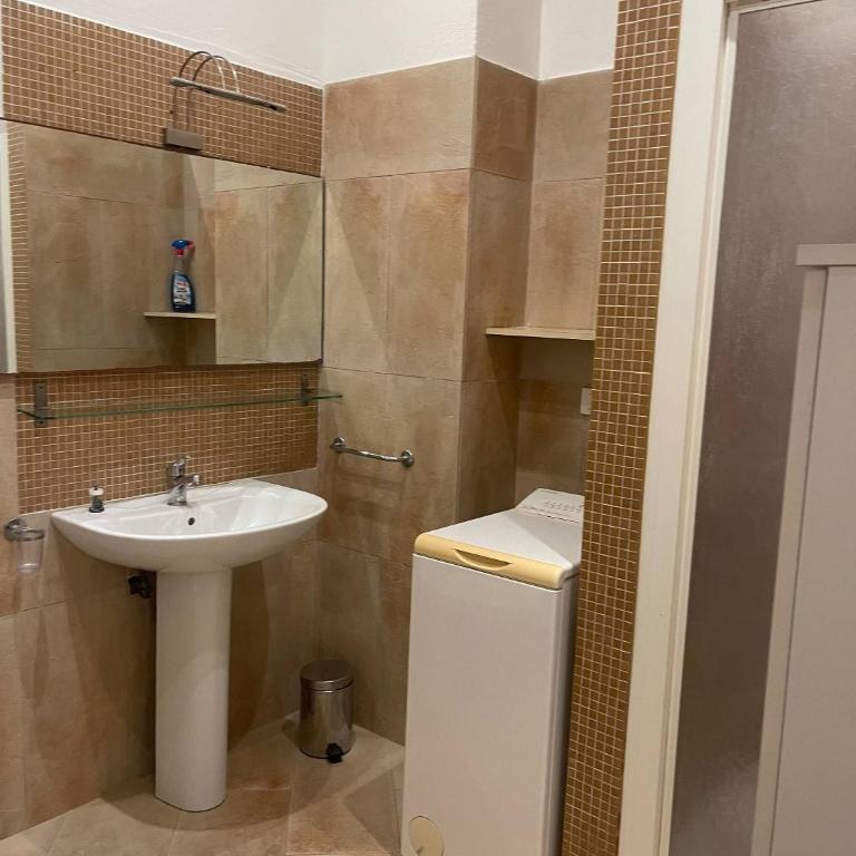 Charming Apartment of Bologna in University Area - Apartment - 11
