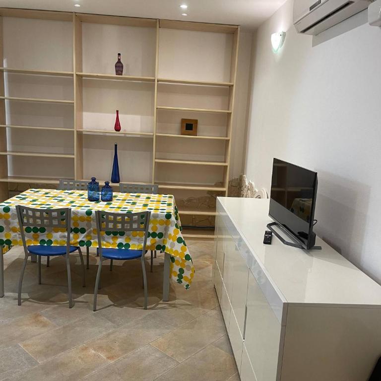Charming Apartment of Bologna in University Area - Apartment - 4