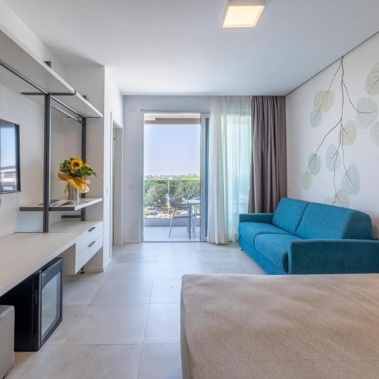 ApartHotel Panorama Beach - Camera Familiare con Vista Mare Laterale - 4