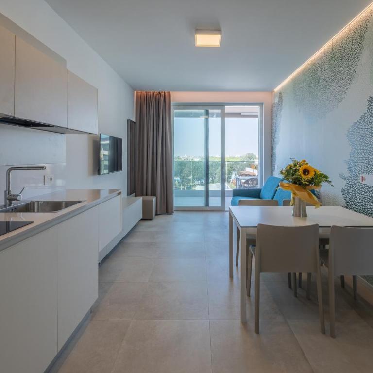 ApartHotel Panorama Beach - Appartamento Superior con 1 Camera da Letto e Balcone - 8