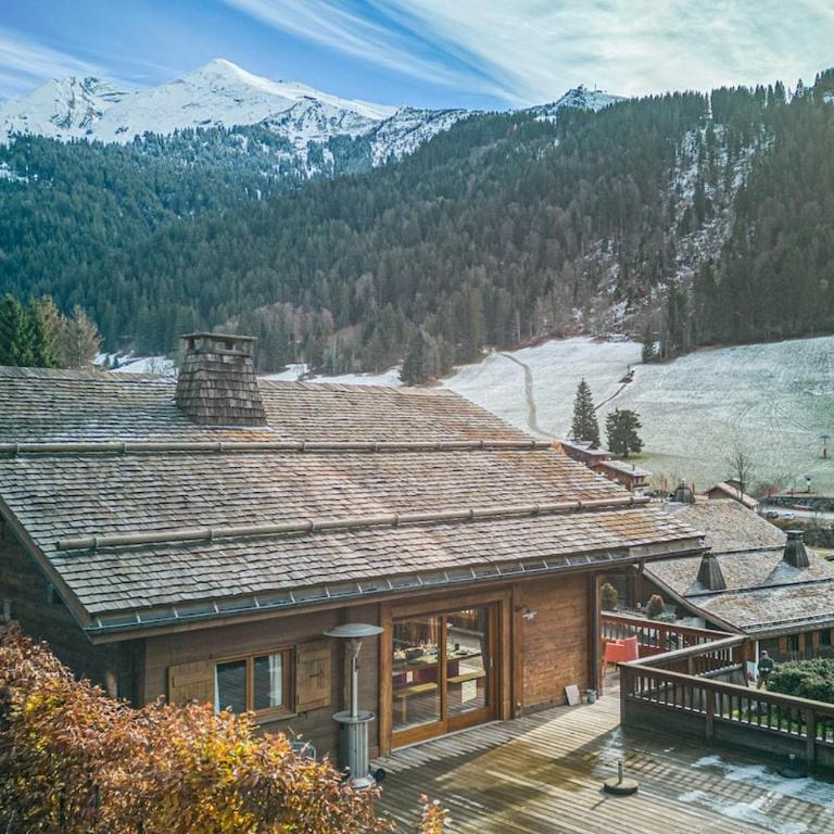 Chalet Familial 3 min des pistes - Hamman - Parking - La Clusaz - Chalet - 1