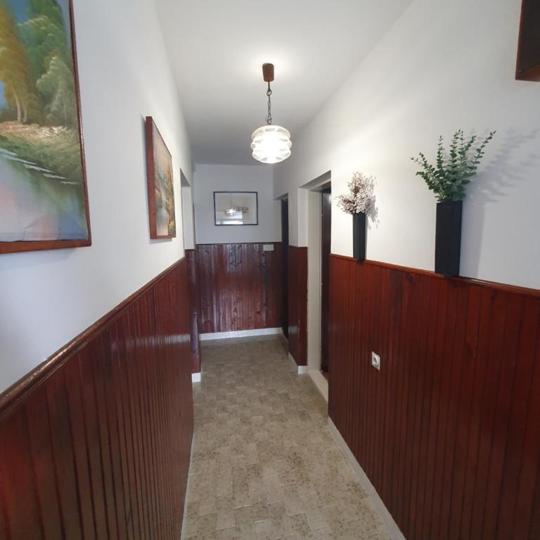 Kiwi - Two-Bedroom Apartment with Garden View - 8