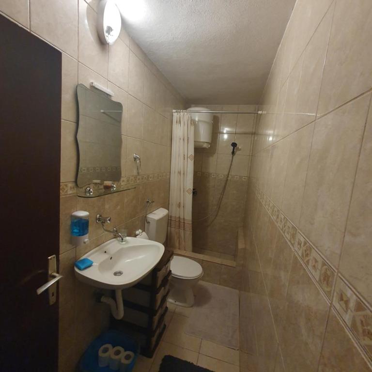 Kiwi - Two-Bedroom Apartment with Garden View - 16