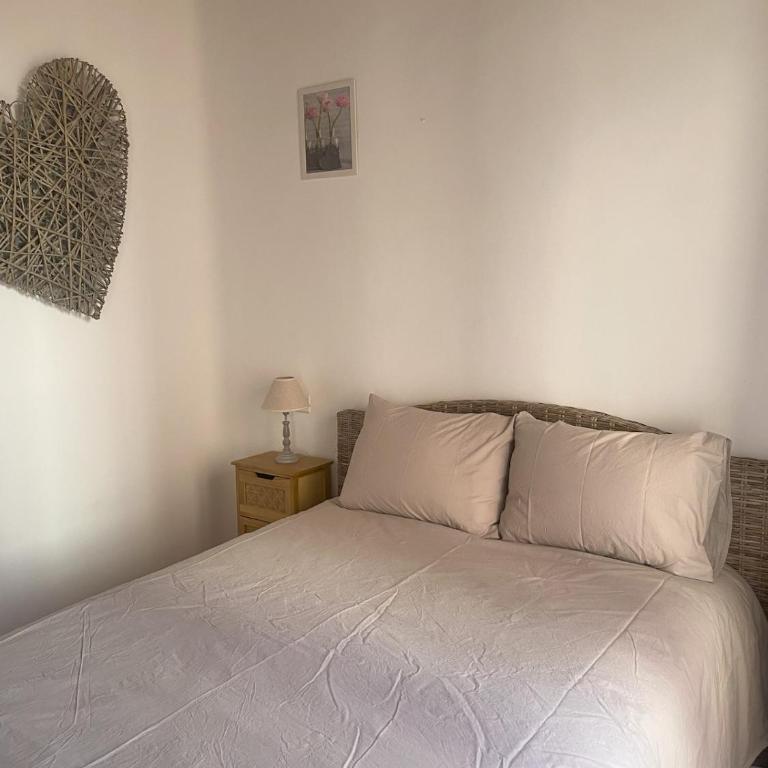 La maison des quais avec vue sur la Sorgue, terrasse, 2 chambres parking securise prive - Two-Bedroom Townhouse - 17