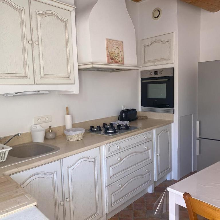 La maison des quais avec vue sur la Sorgue, terrasse, 2 chambres parking securise prive - Two-Bedroom Townhouse - 19