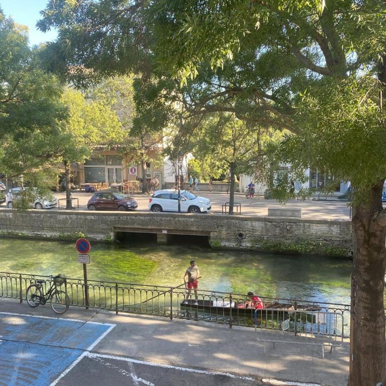 La maison des quais avec vue sur la Sorgue, terrasse, 2 chambres parking securise prive - Two-Bedroom Townhouse - 25