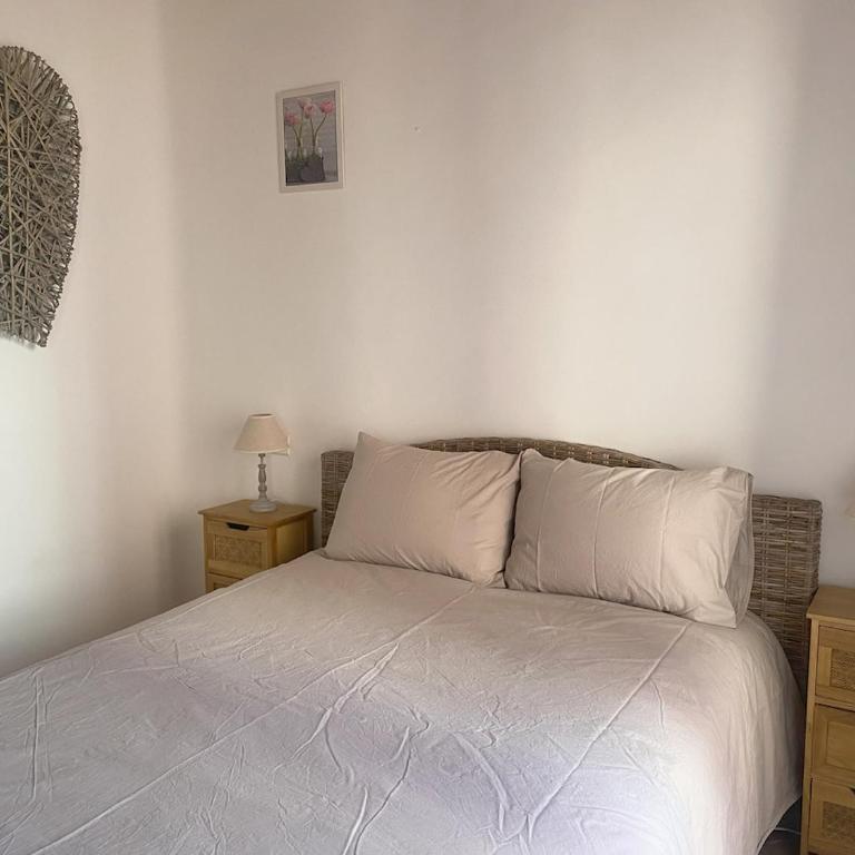La maison des quais avec vue sur la Sorgue, terrasse, 2 chambres parking securise prive - Two-Bedroom Townhouse - 16