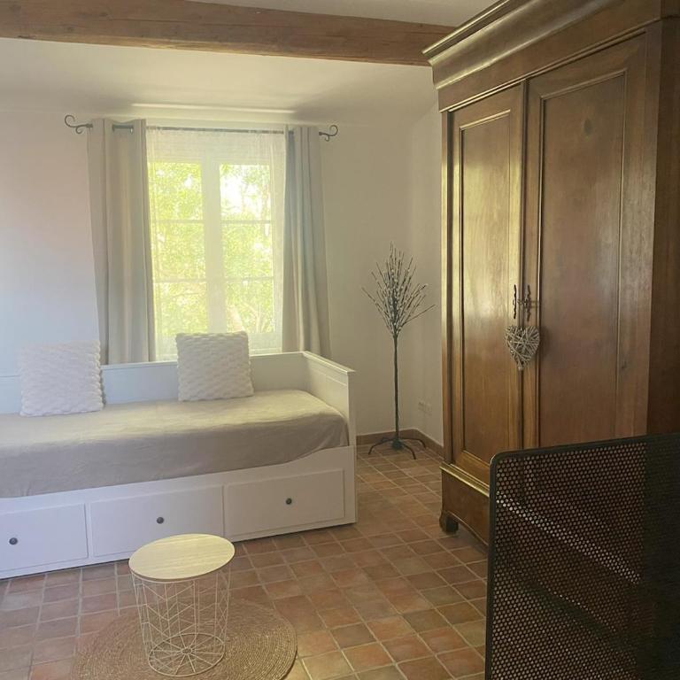 La maison des quais avec vue sur la Sorgue, terrasse, 2 chambres parking securise prive - Two-Bedroom Townhouse - 14