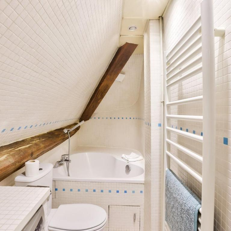 GuestReady - Charming nest in the city centre - One-Bedroom Apartment - 5
