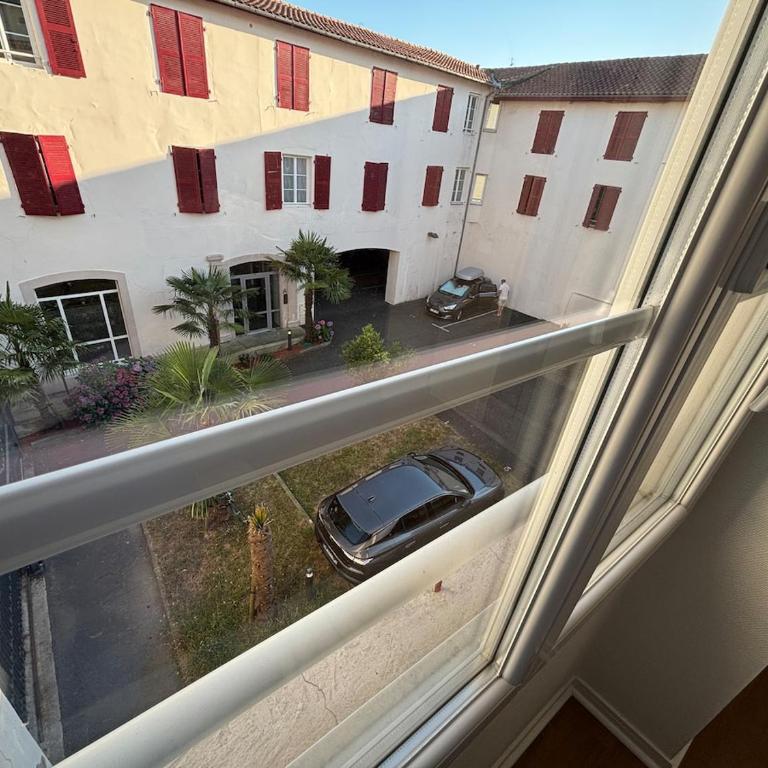 Nouveau magnifique T3 Cœur de Dax - Parking dans résidence - Two-Bedroom Apartment with City View - 23