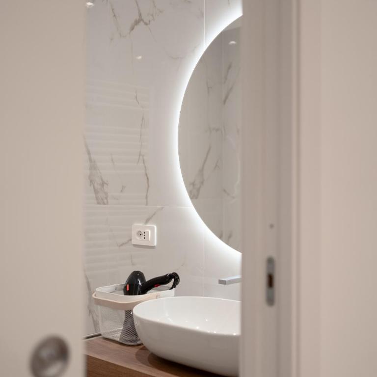 G&G Luxury Rooms - Camera Matrimoniale con Bagno Privato - 3