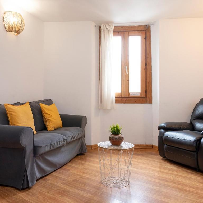 32ARA1086 - Newly refurbished 3BR flat - Three-Bedroom Apartment - 1