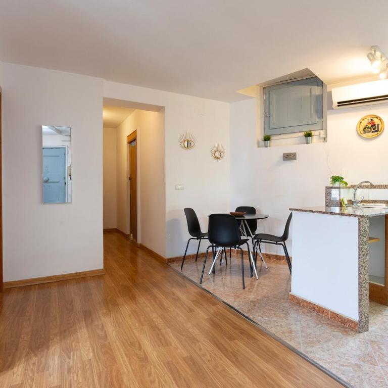 32ARA1086 - Newly refurbished 3BR flat - Three-Bedroom Apartment - 10