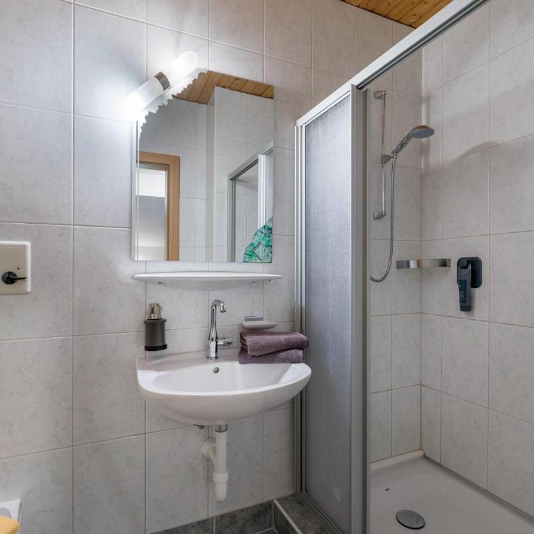 Haus am Wildbach - Doppelzimmer mit Dusche - 1