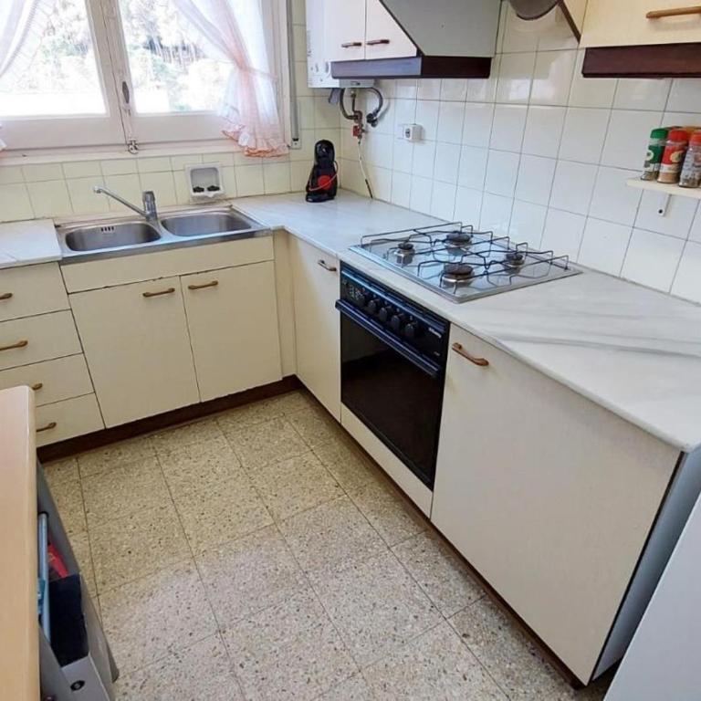 Apartamento acogedor para 6 personas en el centro de Llançà, cerca de playas y actividades familiares - ES-170-88 - Apartamento - 6