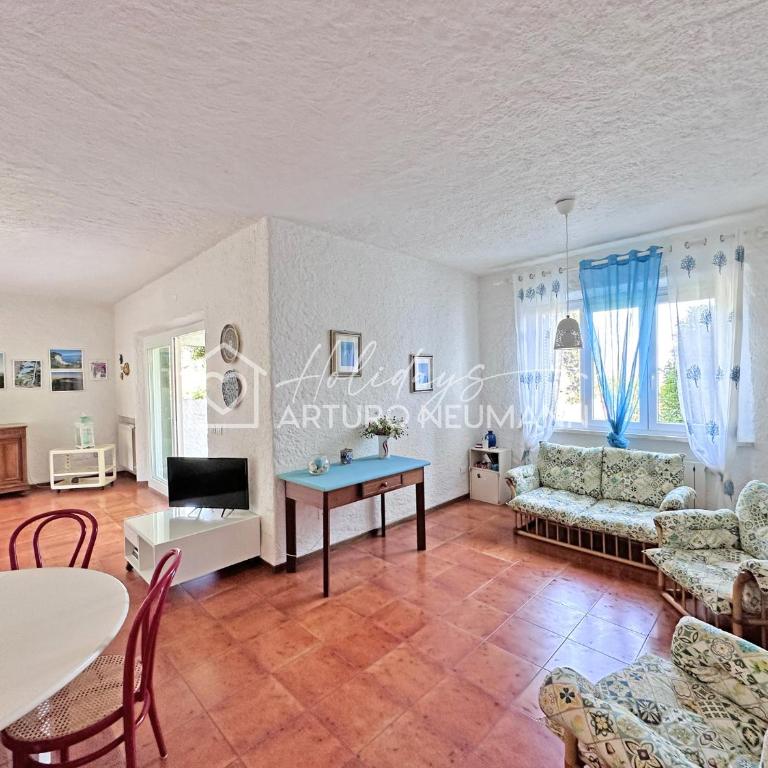 234 - Villa quadrilo AL TAUNUS, con giardino vista mare, posto auto interno- SPIAGGIA INCLUSA AL WHITE BEACH CLUB - Three-Bedroom Villa - 4