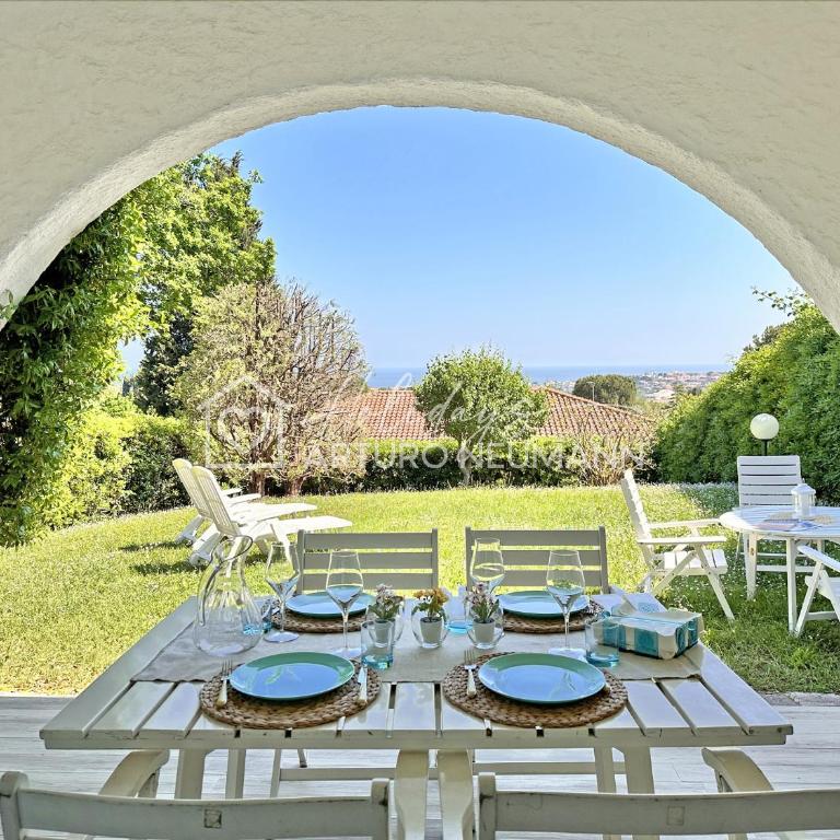 234 - Villa quadrilo AL TAUNUS, con giardino vista mare, posto auto interno- SPIAGGIA INCLUSA AL WHITE BEACH CLUB - Three-Bedroom Villa - 12