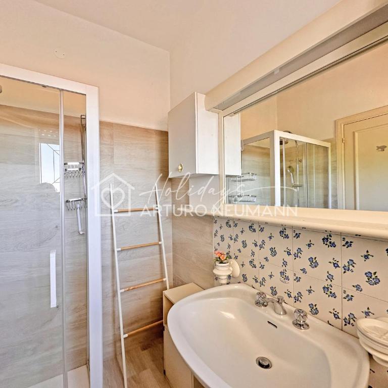 234 - Villa quadrilo AL TAUNUS, con giardino vista mare, posto auto interno- SPIAGGIA INCLUSA AL WHITE BEACH CLUB - Three-Bedroom Villa - 19
