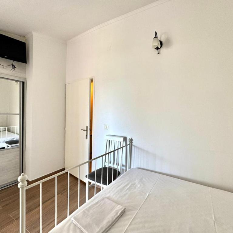 Beachfront Holiday Home Rafailovici - One-Bedroom Apartment - 19