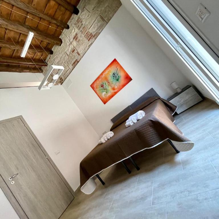 Baron’s Suites - Large Double or Twin Room - 9