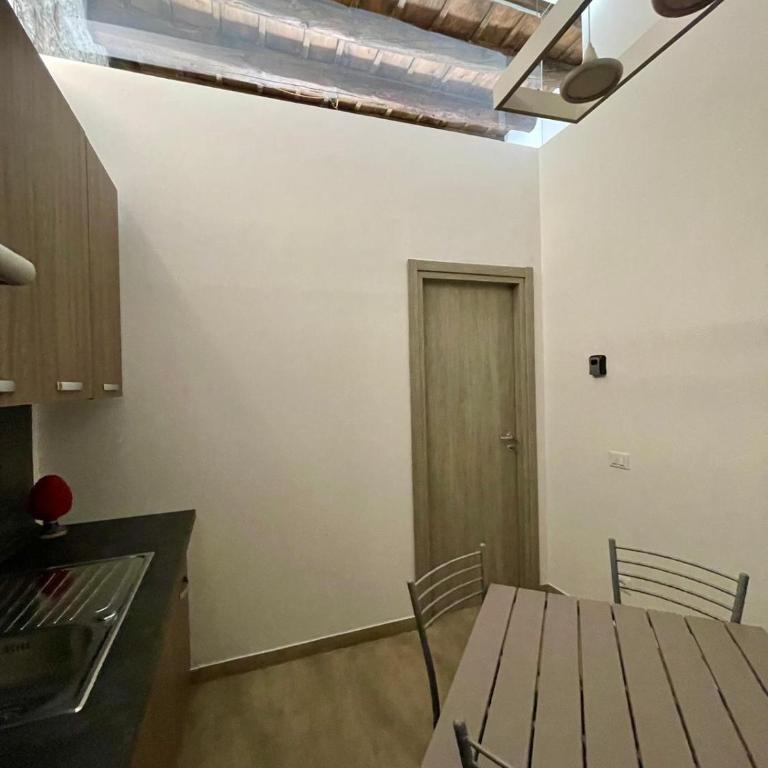 Baron’s Suites - Large Double or Twin Room - 10