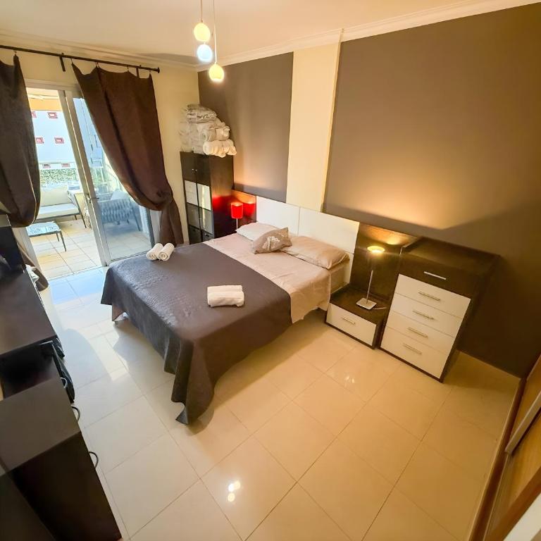 Stylish Palm Mar Apartment with Sunny Terrace BRAVO's House - Appartement 1 Chambre avec Terrasse - 4