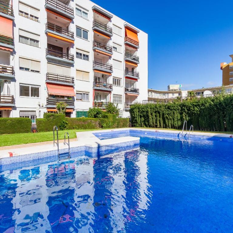 Sol Montemar 10 by IVI Real Estate - Apartment - 3