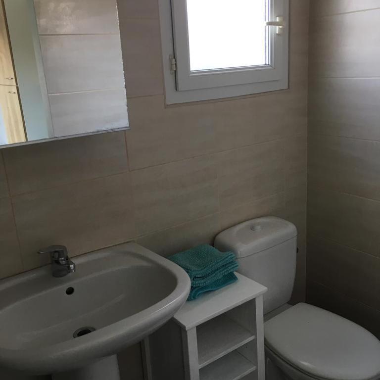 Studio meublé au calme avec terrasse et climatiseur mobile - One-Bedroom Apartment - 4